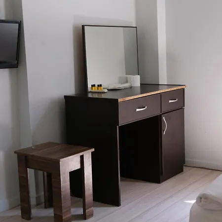 Ξενοδοχείο Simon *